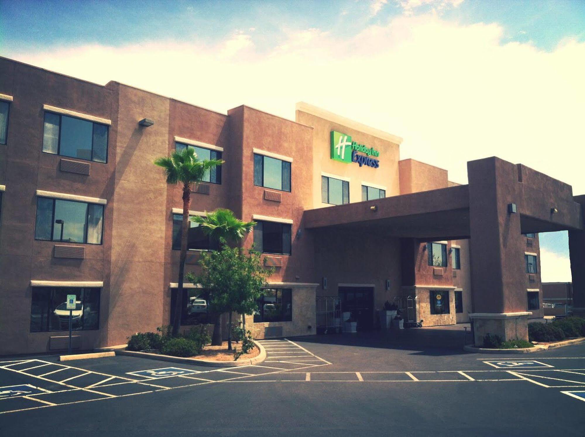 Holiday Inn Express Hotel & Suites Nogales By Ihg Exterior foto